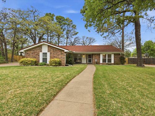 209 Valley View Ct, Azle, TX, 76020-4051 | Card Image