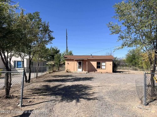 909 S Butler Ave, Farmington, NM, 87401-8522 | Card Image