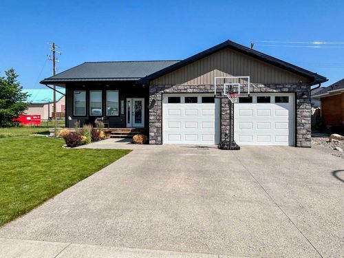 319 22 Street, Fort Macleod, AB, T0L0Z0 | Card Image