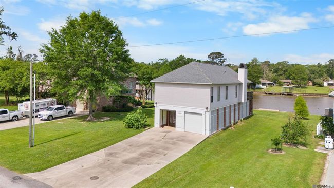 17653 Cove Ln, House other with 3 bedrooms, 3 bathrooms and 4 parking in Denham Springs LA | Image 30