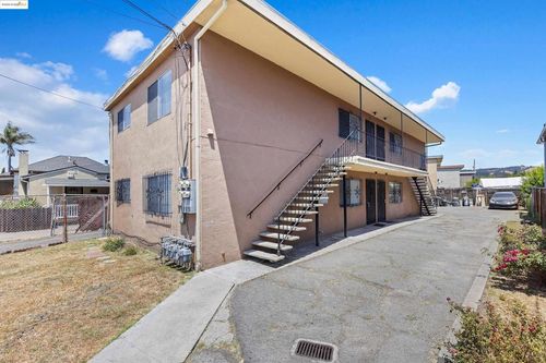 9918 Walnut St, Oakland, CA, 94603-2645 | Card Image