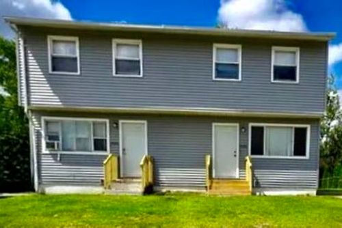 5438 N Division St, Davenport, IA, 52806-2570 | Card Image