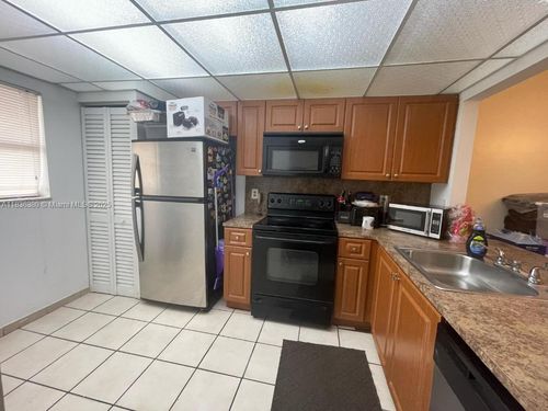apt-106-911 Ne 209th Ter, Miami, FL, 33179-1229 | Card Image