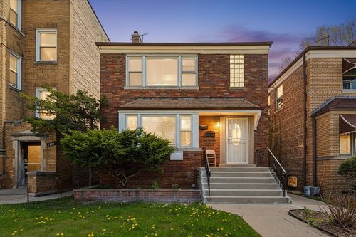 7321 S Rockwell St, Chicago, IL, 60629-2037 | Card Image