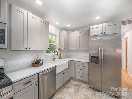 1412 Dutch Cove Rd, Canton, NC, 28716-5076 | Card Image