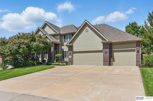 17616 Englewood St, Omaha, NE, 68135-3423 | Card Image