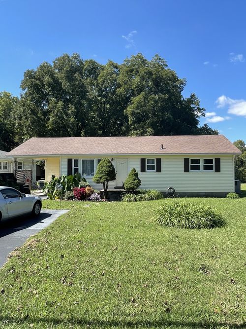 2125 W Gaines St, Lawrenceburg, TN, 38464-3189 | Card Image