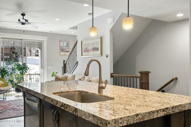 13579 N Hillclimb Ln, Condo with 3 bedrooms, 3 bathrooms and null parking in Kamas UT | Image 7