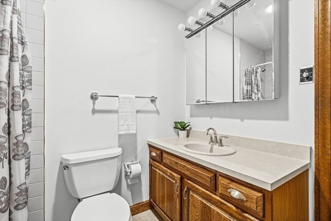UNIT-4 - 22 Grove Pl, Condo with 2 bedrooms, 1 bathrooms and 1 parking in Winchester MA | Image 17
