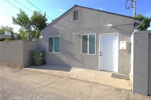 17546 Martha St, Encino, CA, 91316-1101 | Card Image