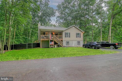 12 Holiday Dr, White Haven, PA, 18661-2835 | Card Image