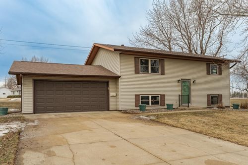 507 Meadow Lark Ln, Dodge Center, MN, 55927-9003 | Card Image