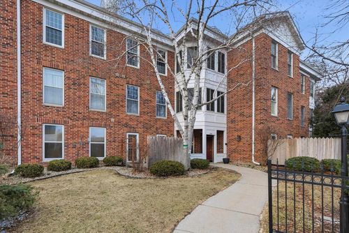 3-2820 Marshall Court, SHOREWOOD HILLS, WI, 53705 | Card Image