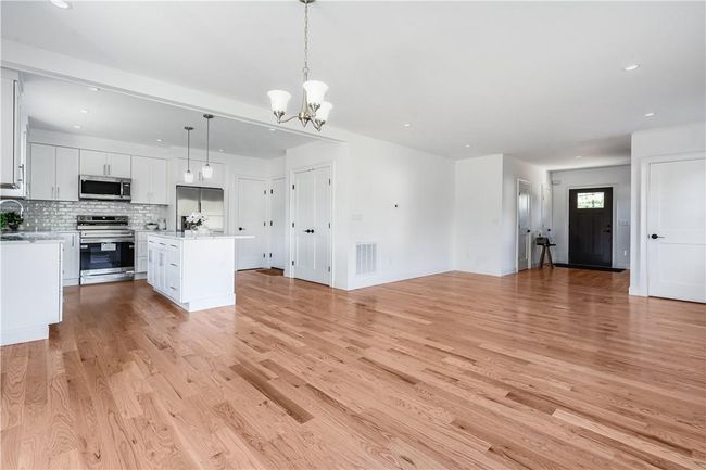 65 Paulding Ln, Home with 6 bedrooms, 6 bathrooms and 2 parking in Crompond NY | Image 4