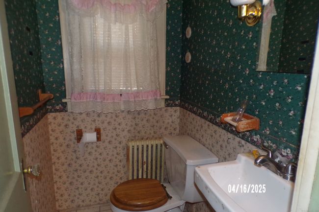 17 Gardners Ln, House other with 3 bedrooms, 2 bathrooms and 4 parking in Ansonia CT | Image 16