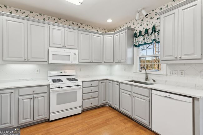 340 Ruby Forest Pkwy, House other with 4 bedrooms, 3 bathrooms and 2 parking in Suwanee GA | Image 19