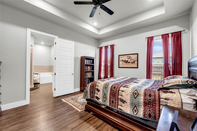 100 S Thomas Cv, House other with 4 bedrooms, 3 bathrooms and null parking in Burnet TX | Image 11