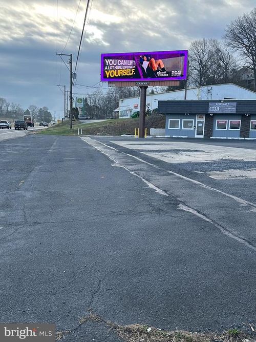 8001 Paxton St, HARRISBURG, PA, 17111-5430 | Card Image