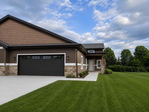 29-3731 Newcastle Dr, Janesville, WI, 53546-8813 | Card Image