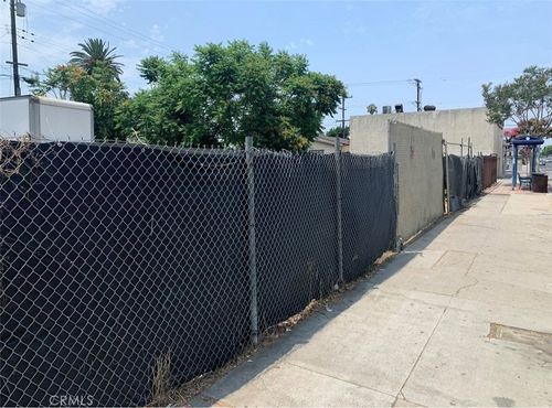 440 W Rosecrans Ave, Compton, CA, 90222-3942 | Card Image