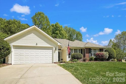 2127 Candlelight Woods Dr, Matthews, NC, 28105-4905 | Card Image