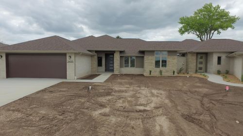 2433 E Swallow St, Springfield, MO, 65804-6872 | Card Image