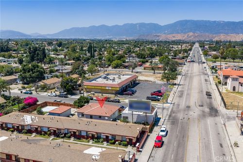 796 N Mount Vernon Ave, San Bernardino, CA, 92411-2755 | Card Image