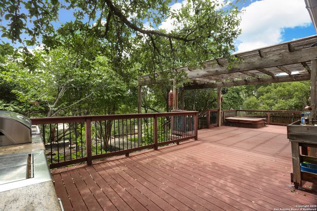 14307 Windy Crk, House other with 4 bedrooms, 4 bathrooms and null parking in Helotes TX | Image 33