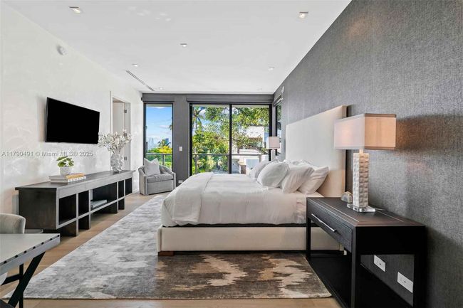 121 2 Nd Dilido Ter, House other with 5 bedrooms, 6 bathrooms and null parking in Miami Beach FL | Image 20