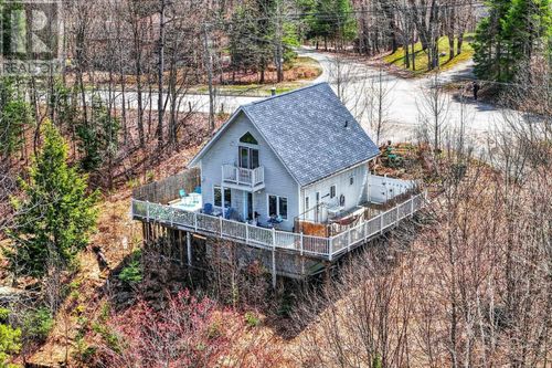 1616 Skyline Dr, Huntsville, ON, P1H1A5 | Card Image