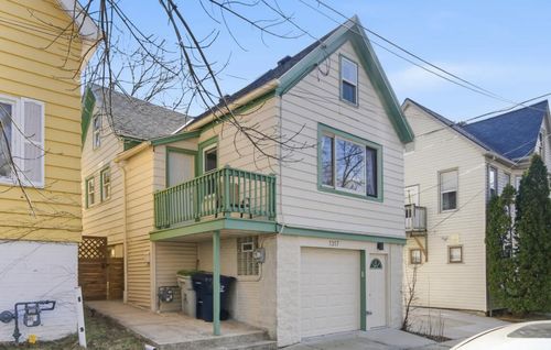 1317 E Hamilton St, Milwaukee, WI, 53202-1636 | Card Image