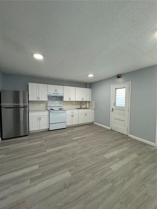 apt-215-6840 Pembroke Rd, MIRAMAR, FL, 33023-2680 | Card Image