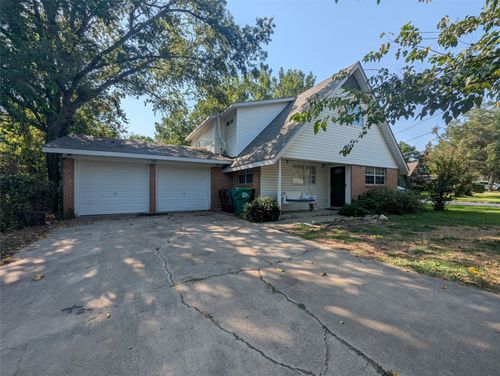 2924 Longfellow Ln, Denton, TX, 76209-1203 | Card Image
