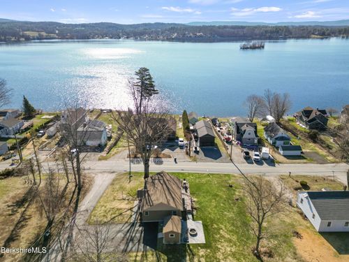 200 Narragansett Ave, Lanesborough, MA, 01237-9829 | Card Image