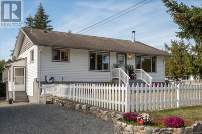 1679 Cedar Rd, House other with 4 bedrooms, 3 bathrooms and null parking in Nanaimo BC | Image 1