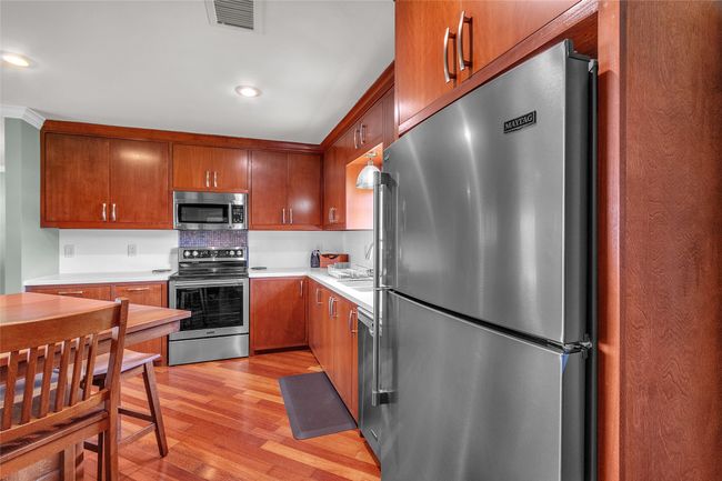 Stainless Appliances | Image 15