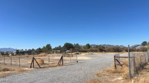 4230 N Woodchips Rd, Pahrump, NV, 89060-2370 | Card Image