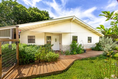 1426 Westside Cir, Canyon Lake, TX, 78133-2340 | Card Image
