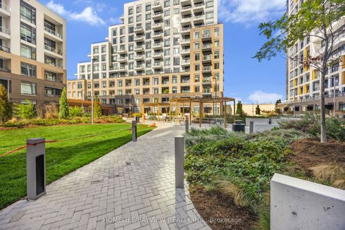 617-7950 Bathurst St, Thornhill, ON, L4J0B8 | Card Image