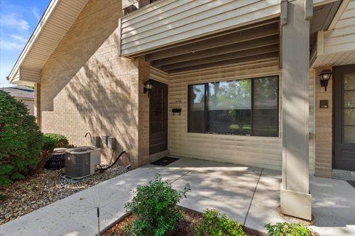 1603 S Carriage Ln, New Berlin, WI, 53151-1443 | Card Image