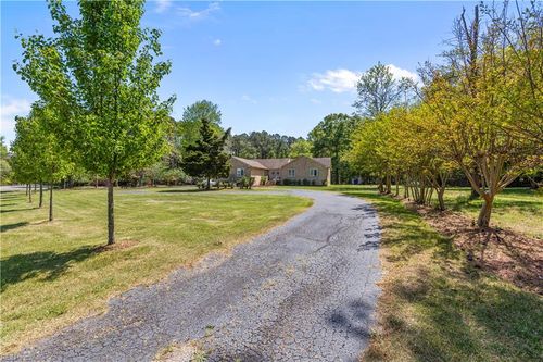 1905 Hallmark Way, Chesapeake, VA, 23323-6547 | Card Image