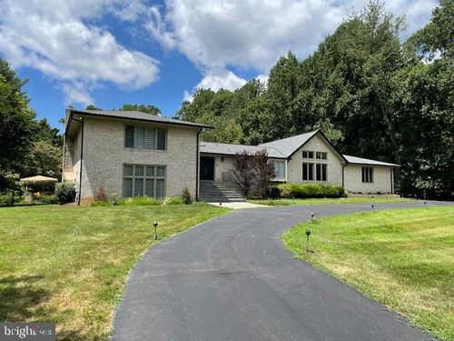 9716 The Corral Dr, POTOMAC, MD, 20854-1510 | Card Image