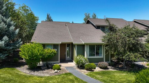 751 Sage Country Ct, Redmond, OR, 97756-5015 | Card Image