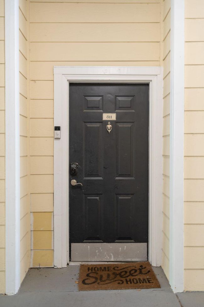 811 Front Door | Image 6
