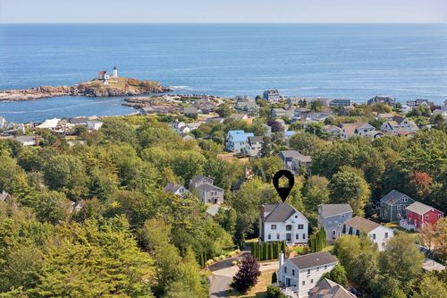 8 Harrison Ave, York, ME, 03909-6936 | Card Image