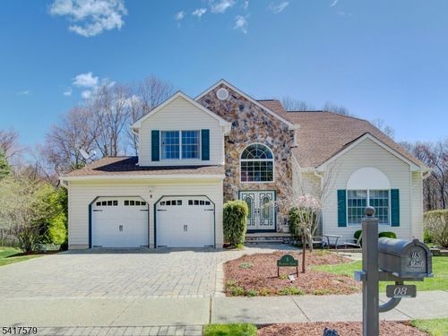 8 Mulberry Ct, Succasunna, NJ, 07876-2110 | Card Image