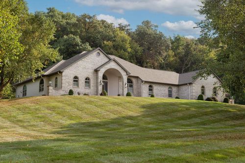N6516 Forest Court, Onalaska, WI, 54636 | Card Image