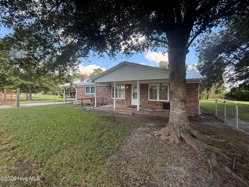 177 Elbow Rd, Hallsboro, NC, 28442-9213 | Card Image