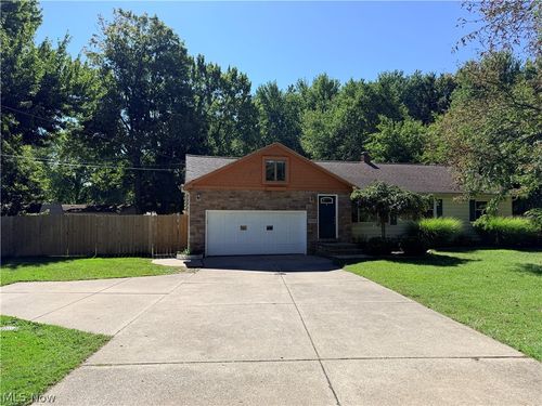 7996 Plains Rd, Mentor, OH, 44060-2804 | Card Image
