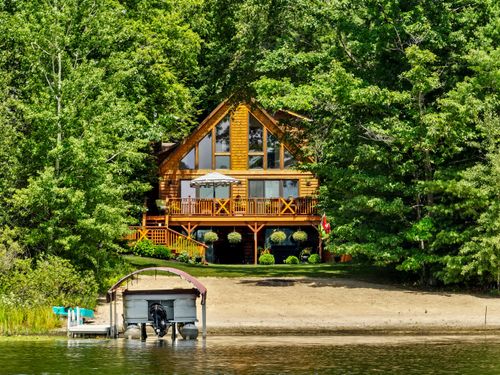 9346 Point Lookout Dr, Cadillac, MI, 49601-8245 | Card Image